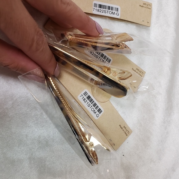 Three Leopard Turtoise Acrylic Hair Clip Barrettes - Picture 5 of 8